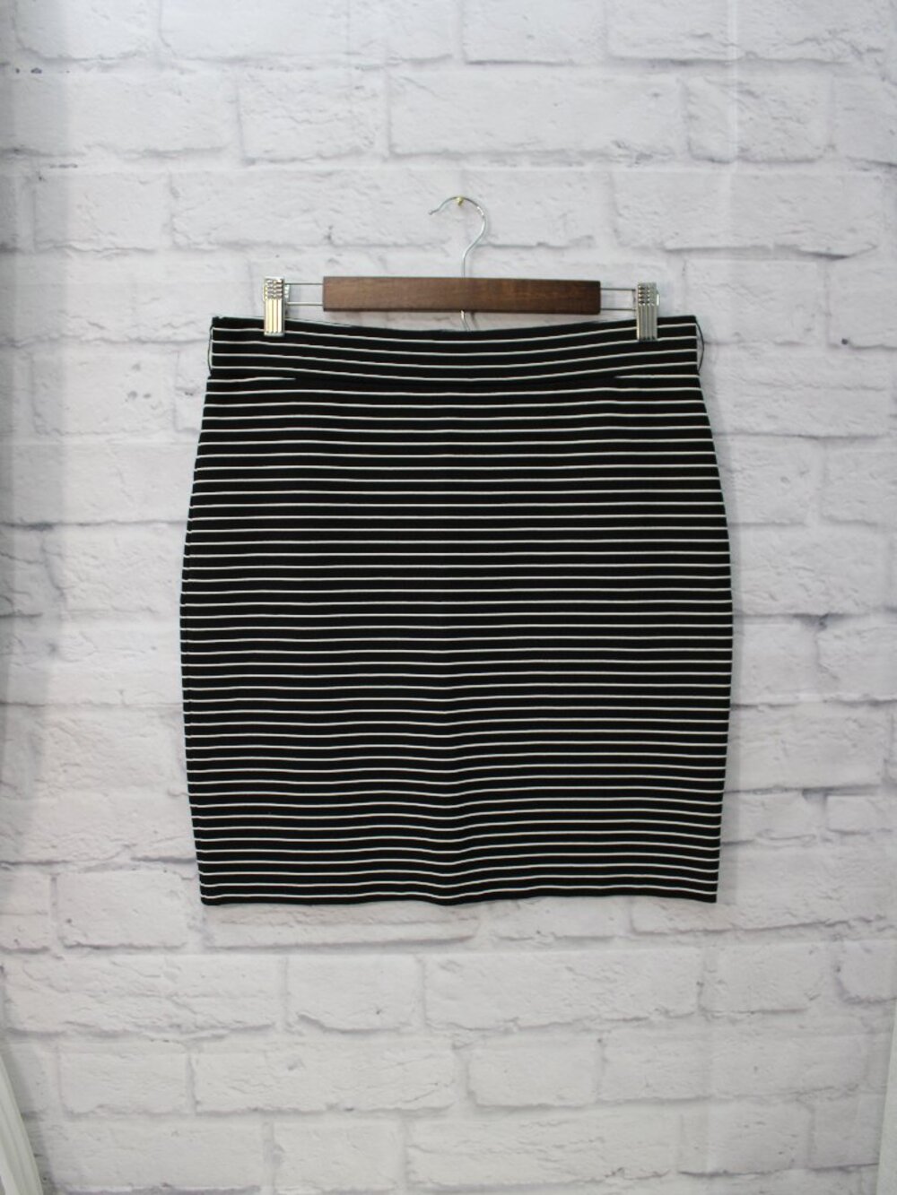 Loft Medium Black White Stripe Pull On High Waist Casual Above Knee Skirt